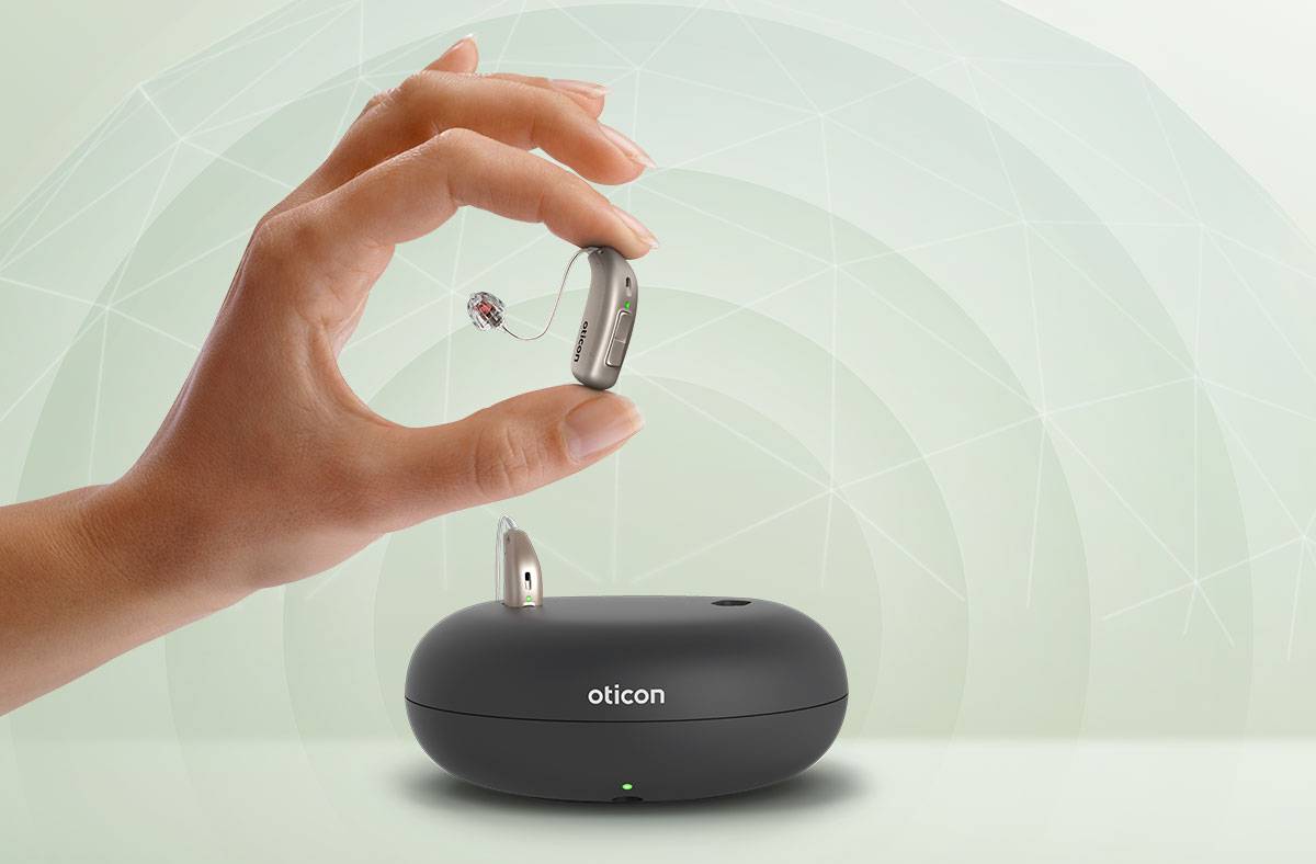 oticon more şarj edilebilir isitme cihazi ve sarj aleti emy isitme