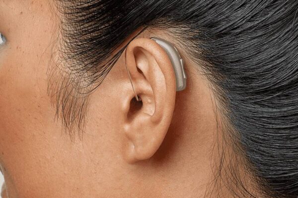 Oticon Zircon şarjlı işitme cihazı fiyatı ve yandan görünümü emy işitme