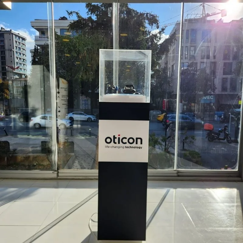 Emy İşitme Cihazları Feneryolu Bağdat Caddesi No: 155 Adresinde olup Oticon Yetkili Bayisidir.